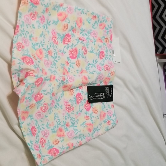 Short - Picture 3 of 3